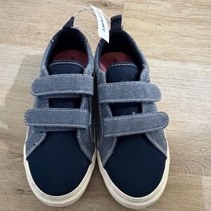 NWT Old Navy Sneakers size 10